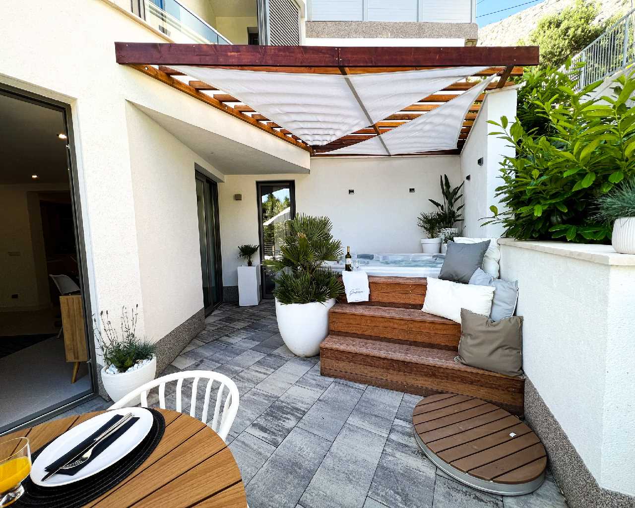 Villa Oneum – Apartment MARE with Private Jacuzzi