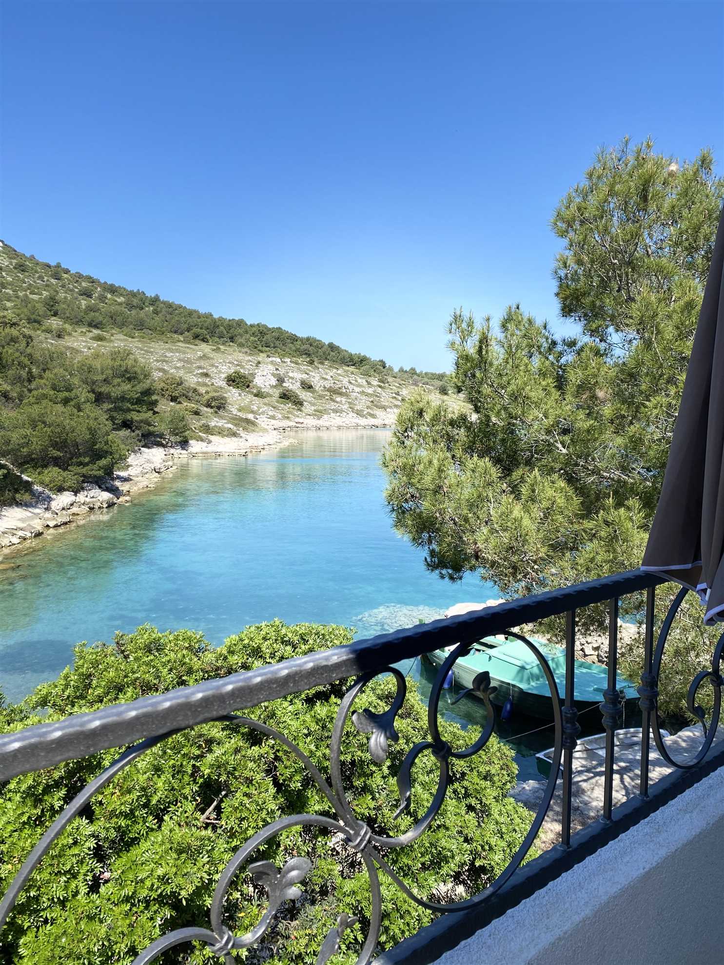 Bliue serenity retreat in Žut, island of Kornati