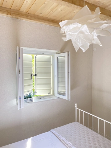 Holiday House in Žut for Up to 4 Guests