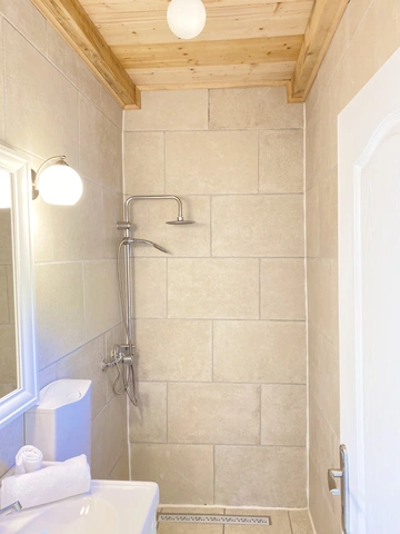 Holiday House in Žut for Up to 4 Guests