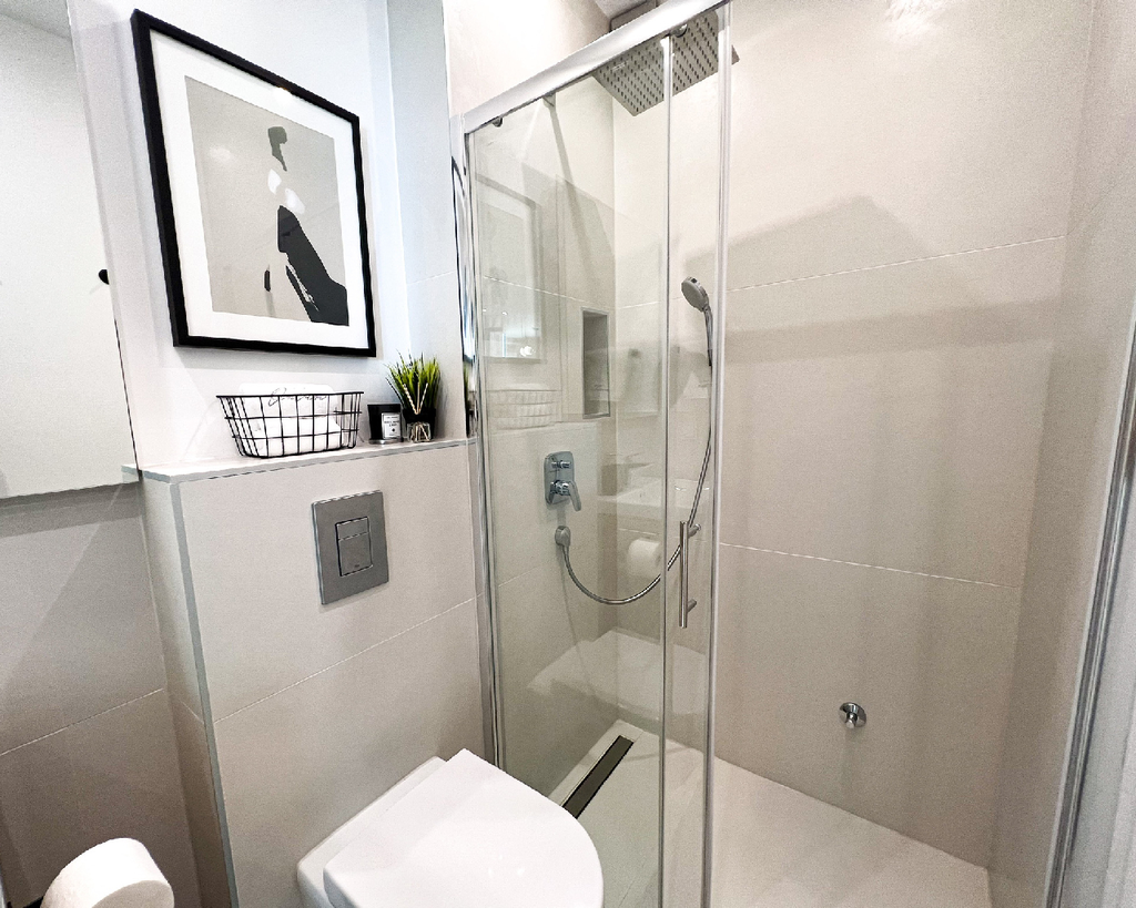 Balcony 2-Bedroom Apartment for 4 in Omiš