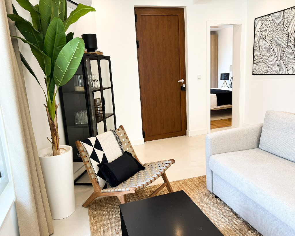 Balcony 2-Bedroom Apartment for 4 in Omiš