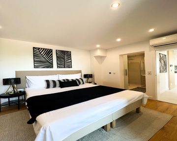 Balcony 2-Bedroom Apartment for 4 in Omiš