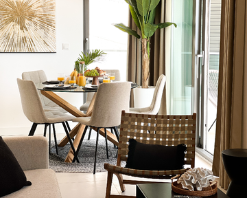 Balcony 2-Bedroom Apartment for 4 in Omiš