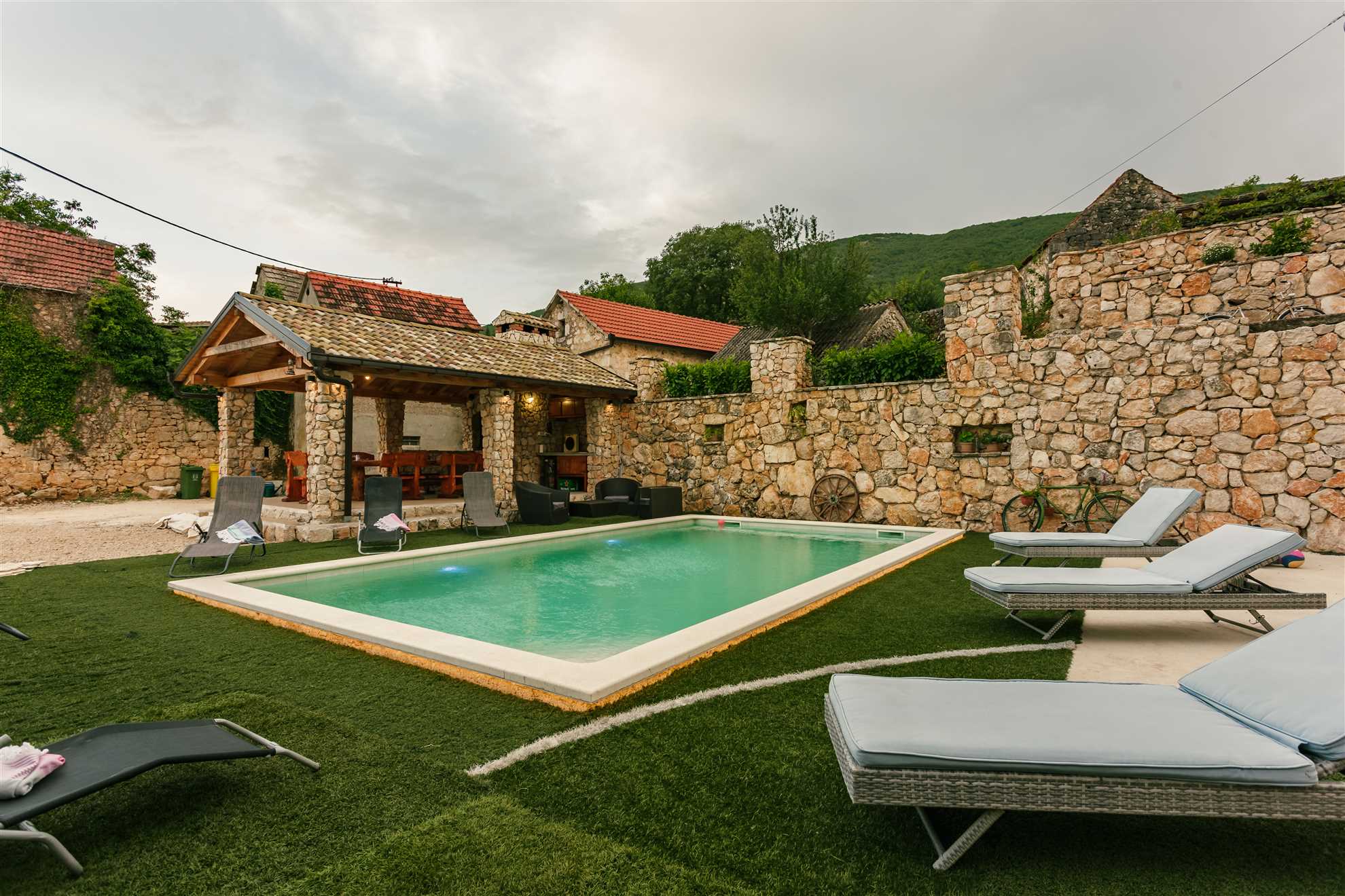 Vila Stone Valcer za 5 gostiju