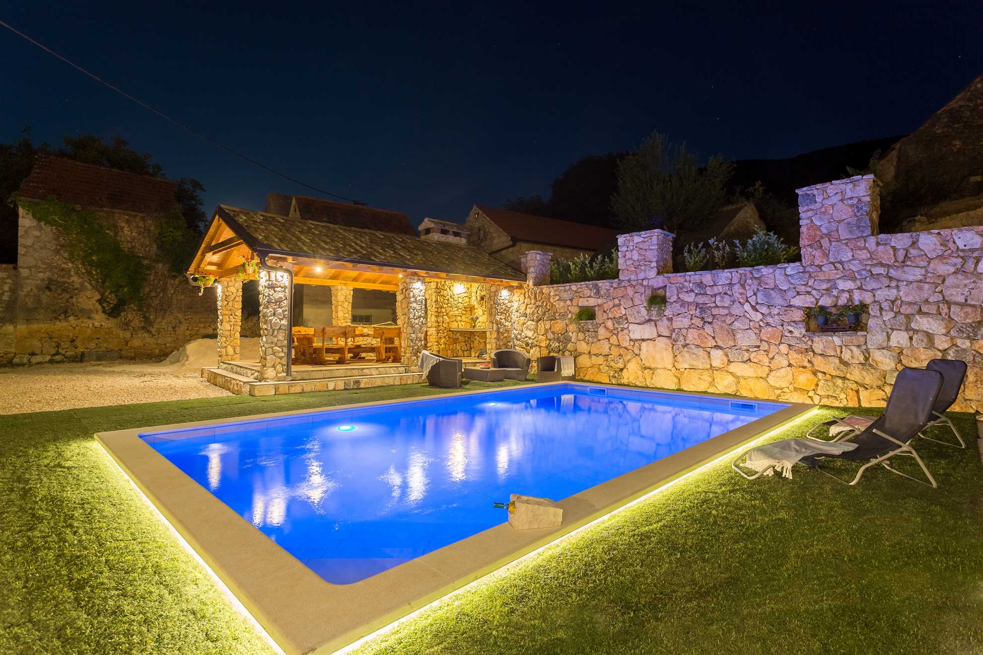 Vila Stone Valcer za 5 gostiju