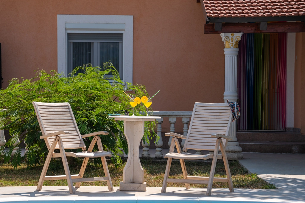 Košute Holiday House with Heated Pool and Private Garden