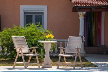 Košute Holiday House with Heated Pool and Private Garden