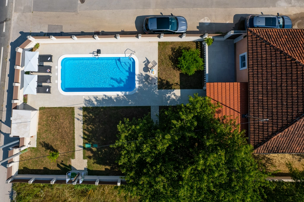 Košute Holiday House with Heated Pool and Private Garden