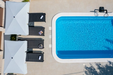 Košute Holiday House with Heated Pool and Private Garden