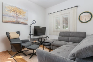 Košute Holiday House with Heated Pool and Private Garden