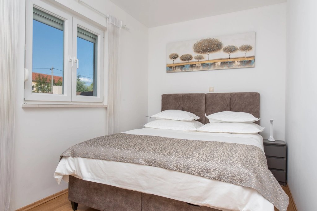 Košute Holiday House with Heated Pool and Private Garden