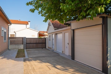 Košute Holiday House with Heated Pool and Private Garden