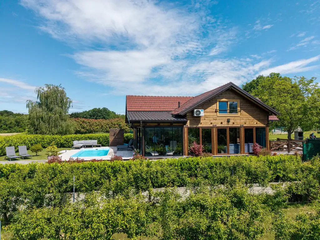 Holiday House for 6 Guests in Stubičke Toplice