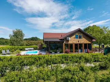 Holiday House for 6 Guests in Stubičke Toplice