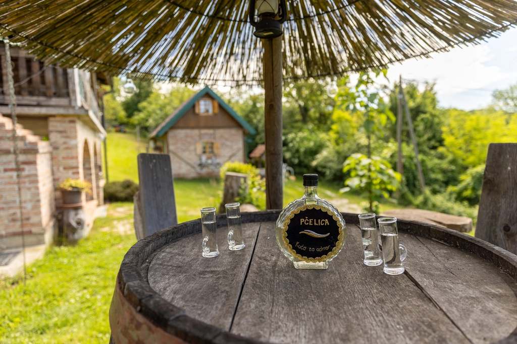 Holiday House in Sekirišće for Up to 4 Guests