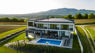 5-Bedroom Villa in Hrašćina for Up to 10 Guests
