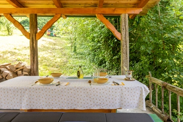 Traditional Holiday House in Sekirišće for 4