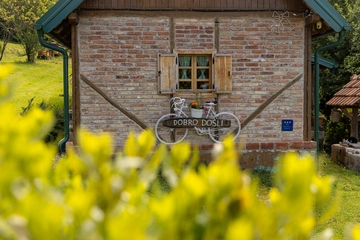 Traditional Holiday House in Sekirišće for 4