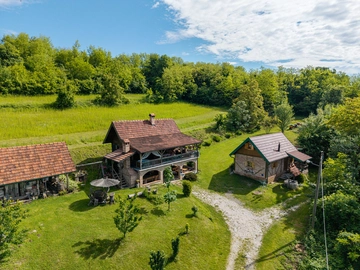 Traditional Holiday House in Sekirišće for 4