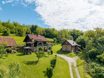 Traditional Holiday House in Sekirišće for 4