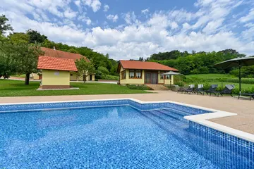 Holiday House with Heated Pool for 6 in Sveti Križ Začretje