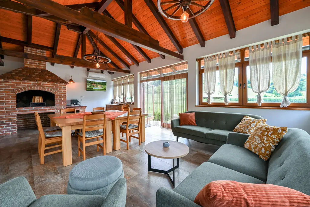Holiday House with Heated Pool for 6 in Sveti Križ Začretje