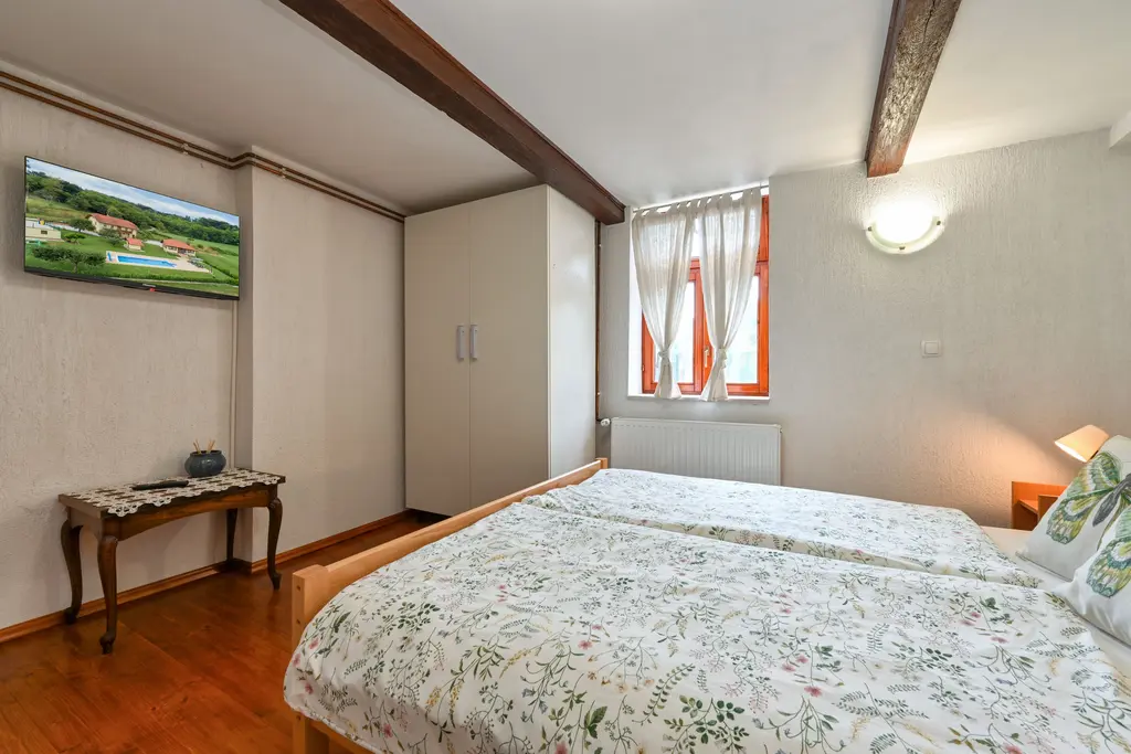 Holiday House with Heated Pool for 6 in Sveti Križ Začretje
