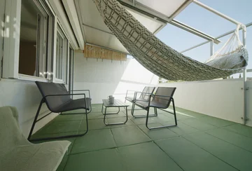 Split 2-Bedroom Apartment with Terrace & Park View