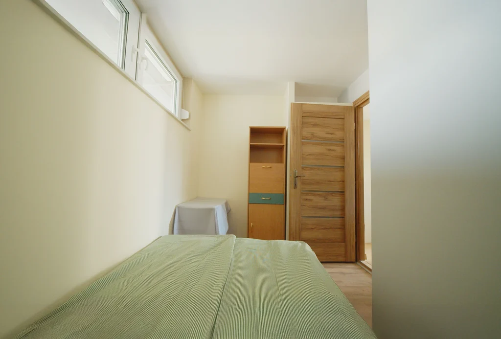 Split 2-Bedroom Apartment with Terrace & Park View