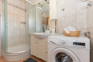 Kaštel Lukšić Apartment with 2 Bedrooms, Sleeps 6