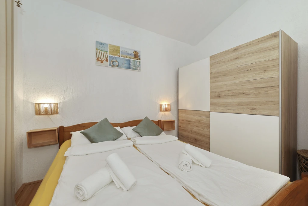Malo Fali, Ruhiges Ferienhaus in Strandnähe,