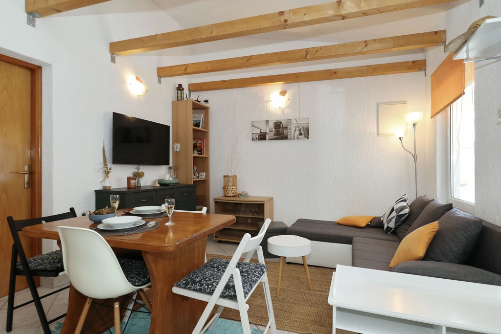 Malo Fali, Ruhiges Ferienhaus in Strandnähe,