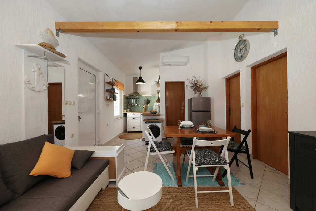 Malo Fali, Ruhiges Ferienhaus in Strandnähe,