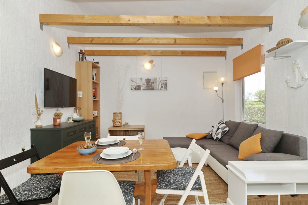Malo Fali, Ruhiges Ferienhaus in Strandnähe,