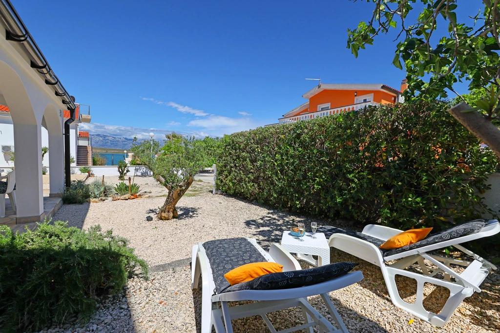 Malo Fali, Ruhiges Ferienhaus in Strandnähe,