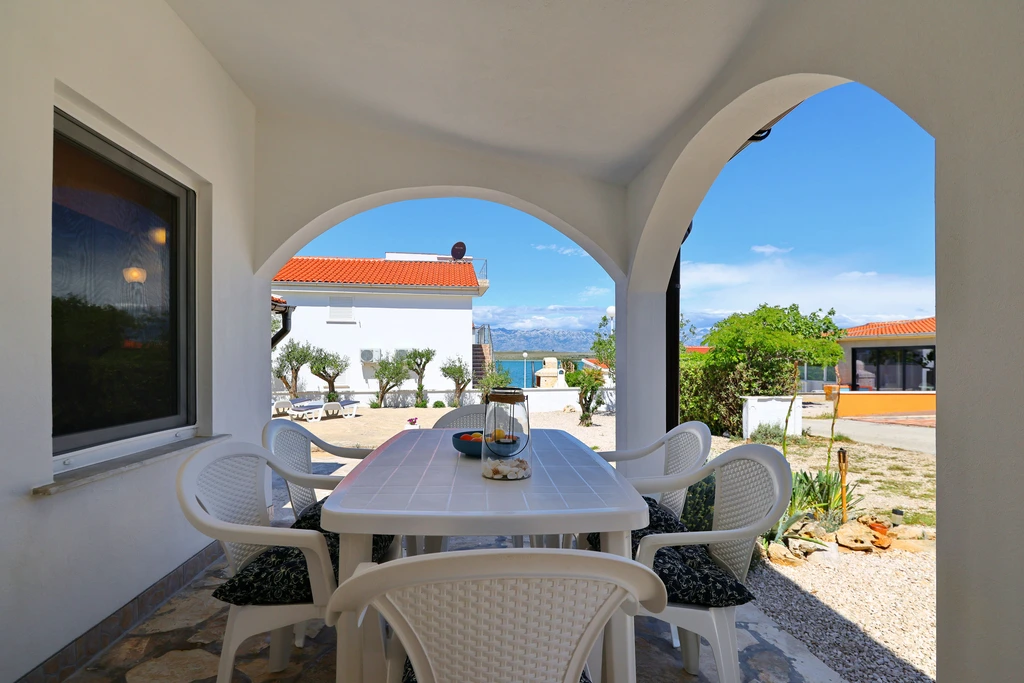 Malo Fali, Ruhiges Ferienhaus in Strandnähe,