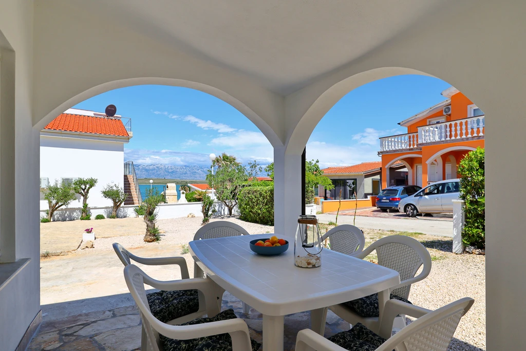 Malo Fali, Ruhiges Ferienhaus in Strandnähe,
