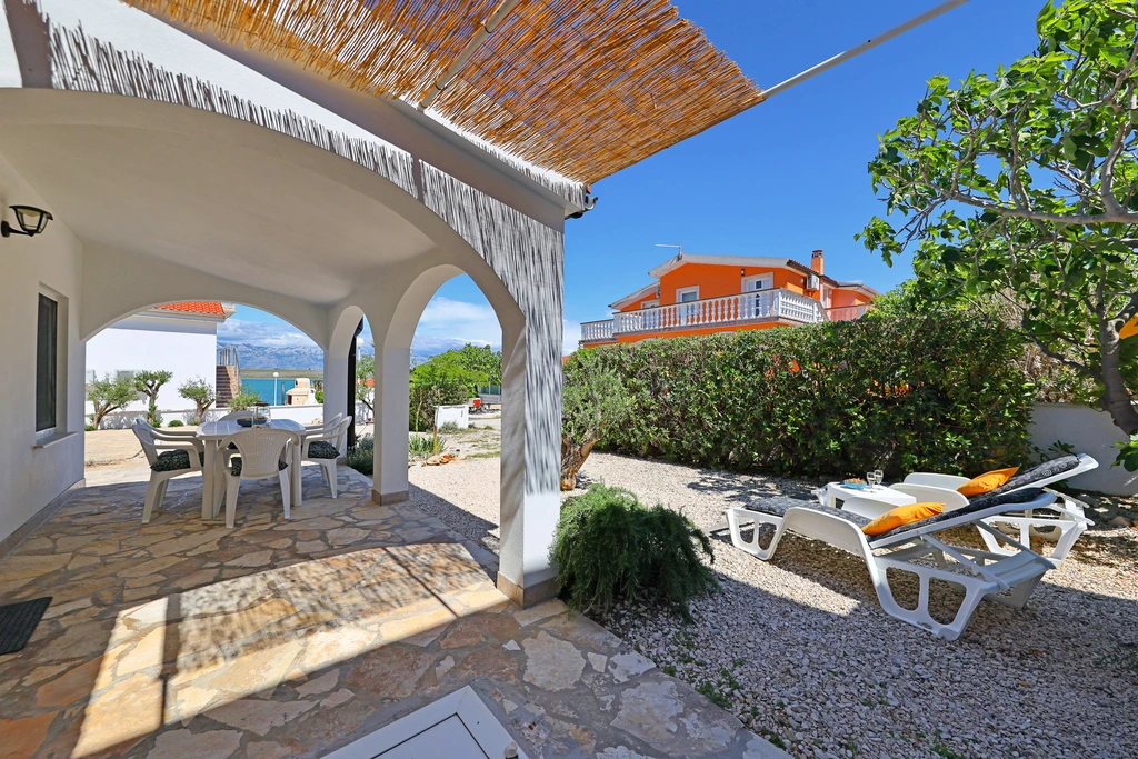 Malo Fali, Ruhiges Ferienhaus in Strandnähe,