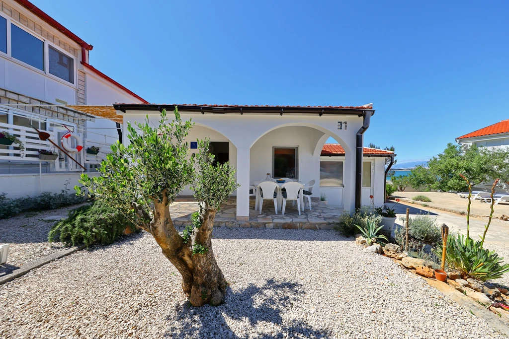 Malo Fali, Ruhiges Ferienhaus in Strandnähe,