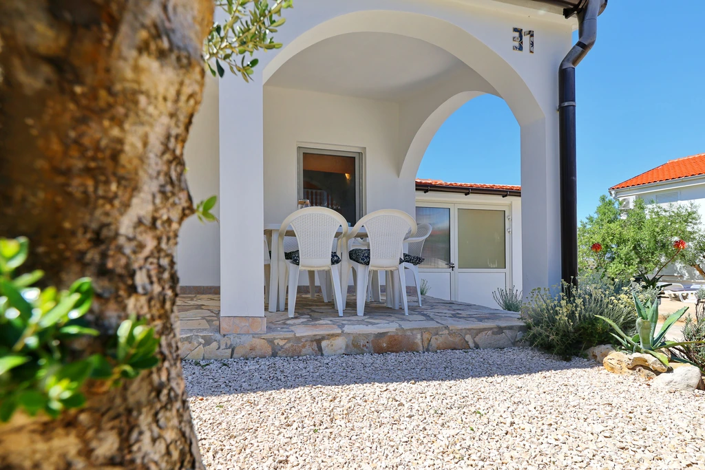 Malo Fali, Ruhiges Ferienhaus in Strandnähe,