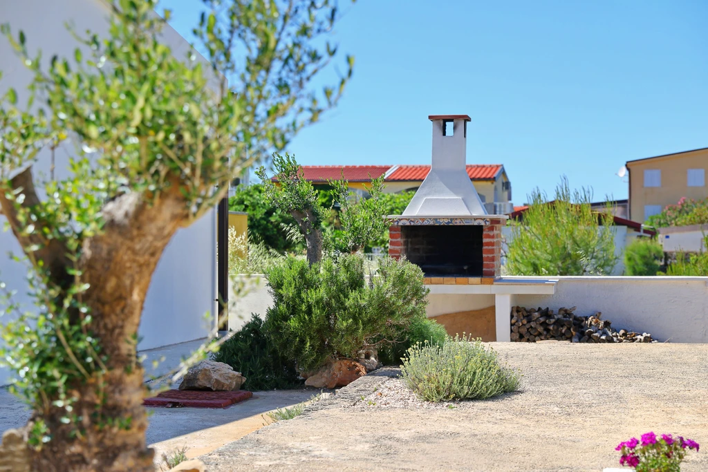 Malo Fali, Ruhiges Ferienhaus in Strandnähe,