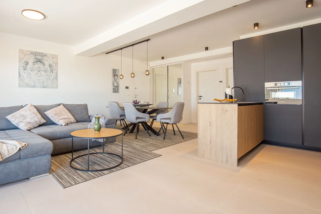 Hugo u Privlaci, more na 50m