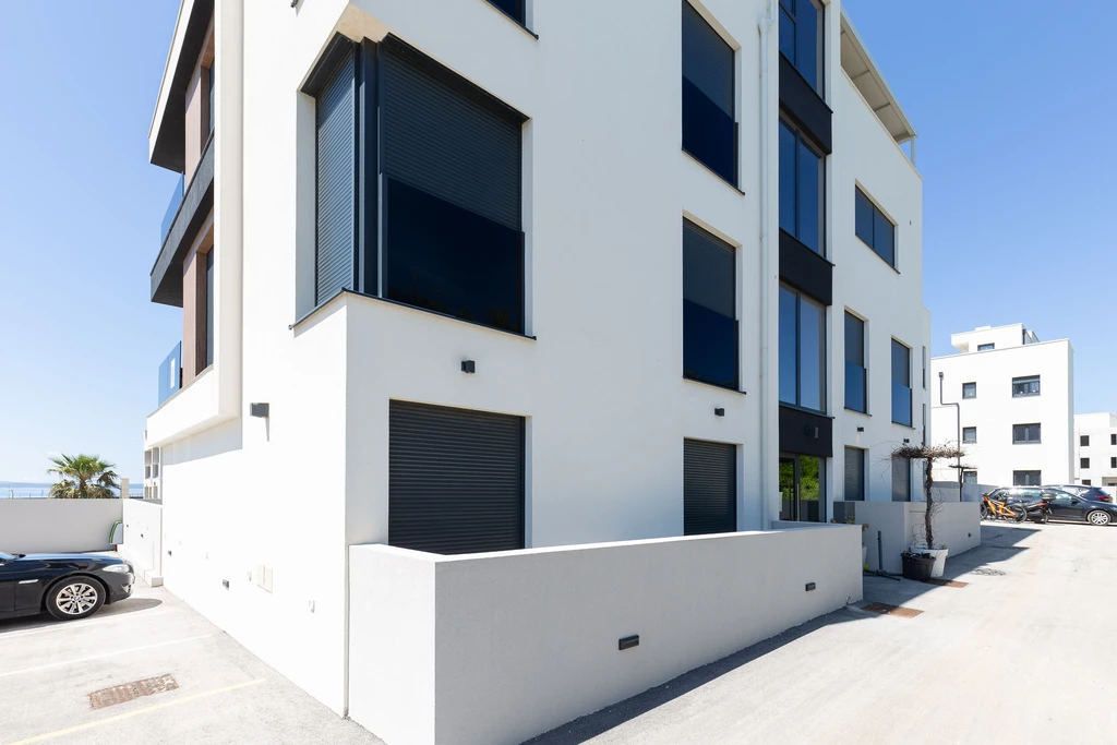 Hugo u Privlaci, more na 50m