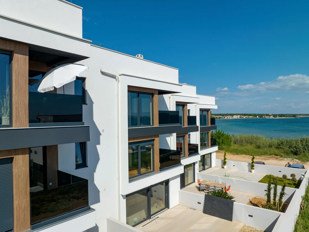 Hugo u Privlaci, more na 50m