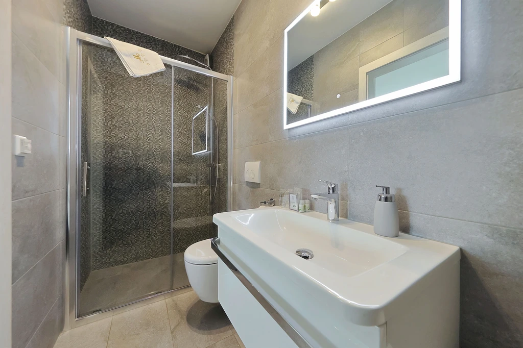 Zadar – Luksuzni apartman br. 2 – s terasom