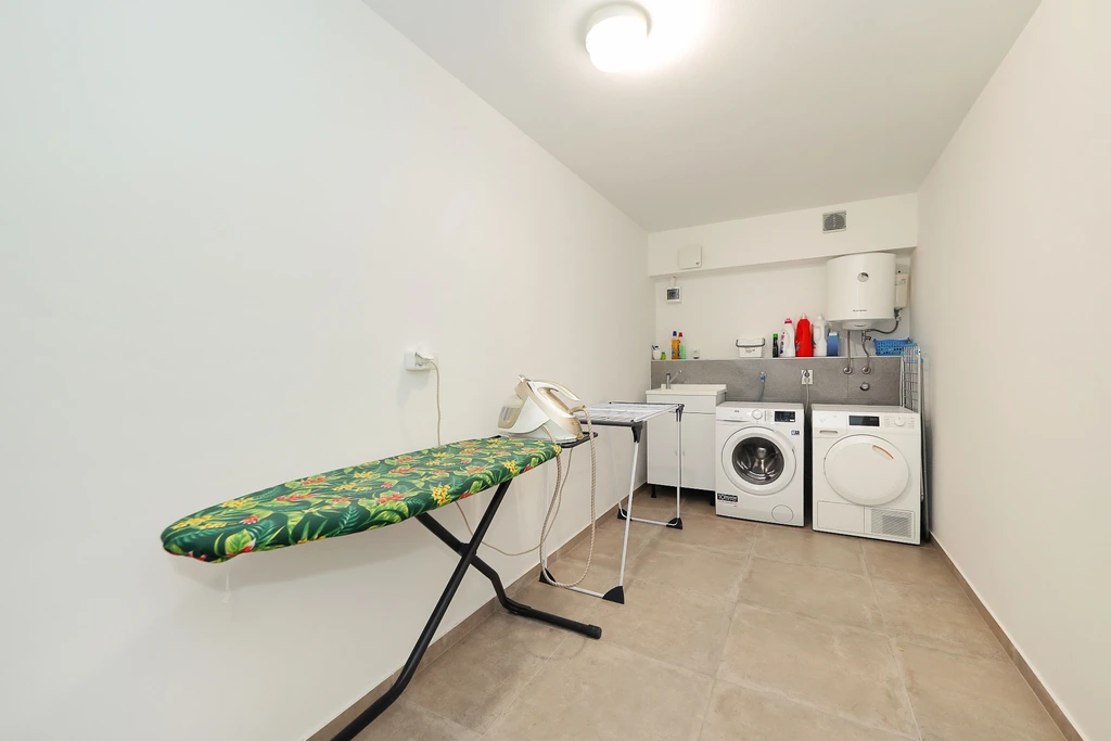 Zadar – Luksuzni apartman br. 2 – s terasom