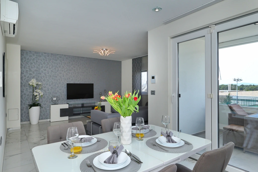 Zadar – Penthouse 1 s hidromasažnom kadom i krovnom terasom