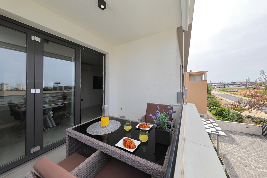 Zadar – Penthouse 1 s hidromasažnom kadom i krovnom terasom