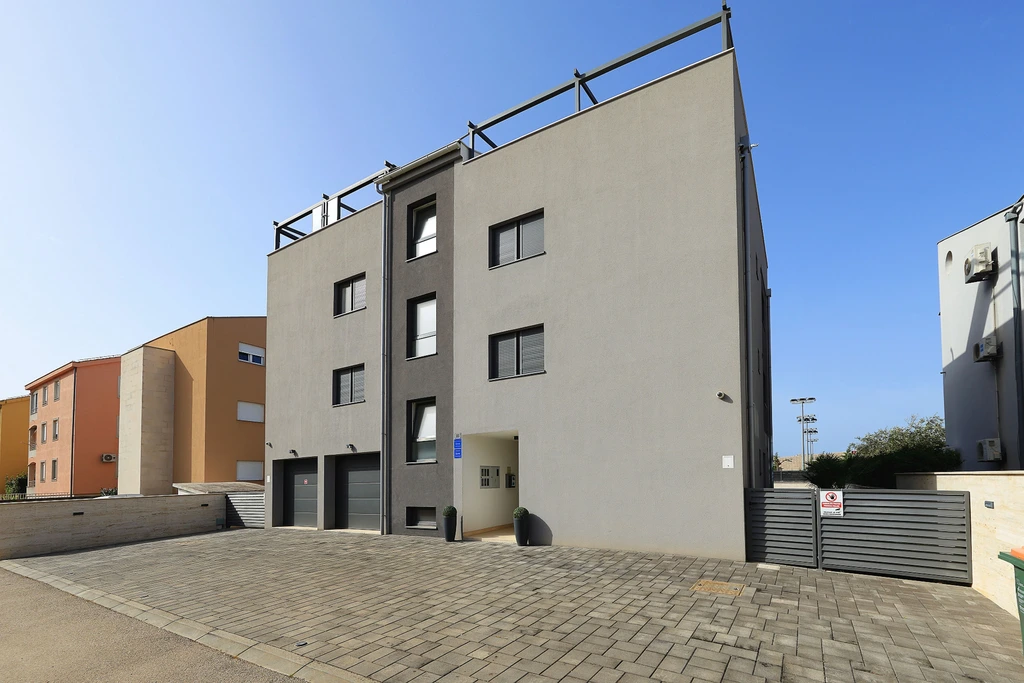 Zadar – Penthouse 1 s hidromasažnom kadom i krovnom terasom